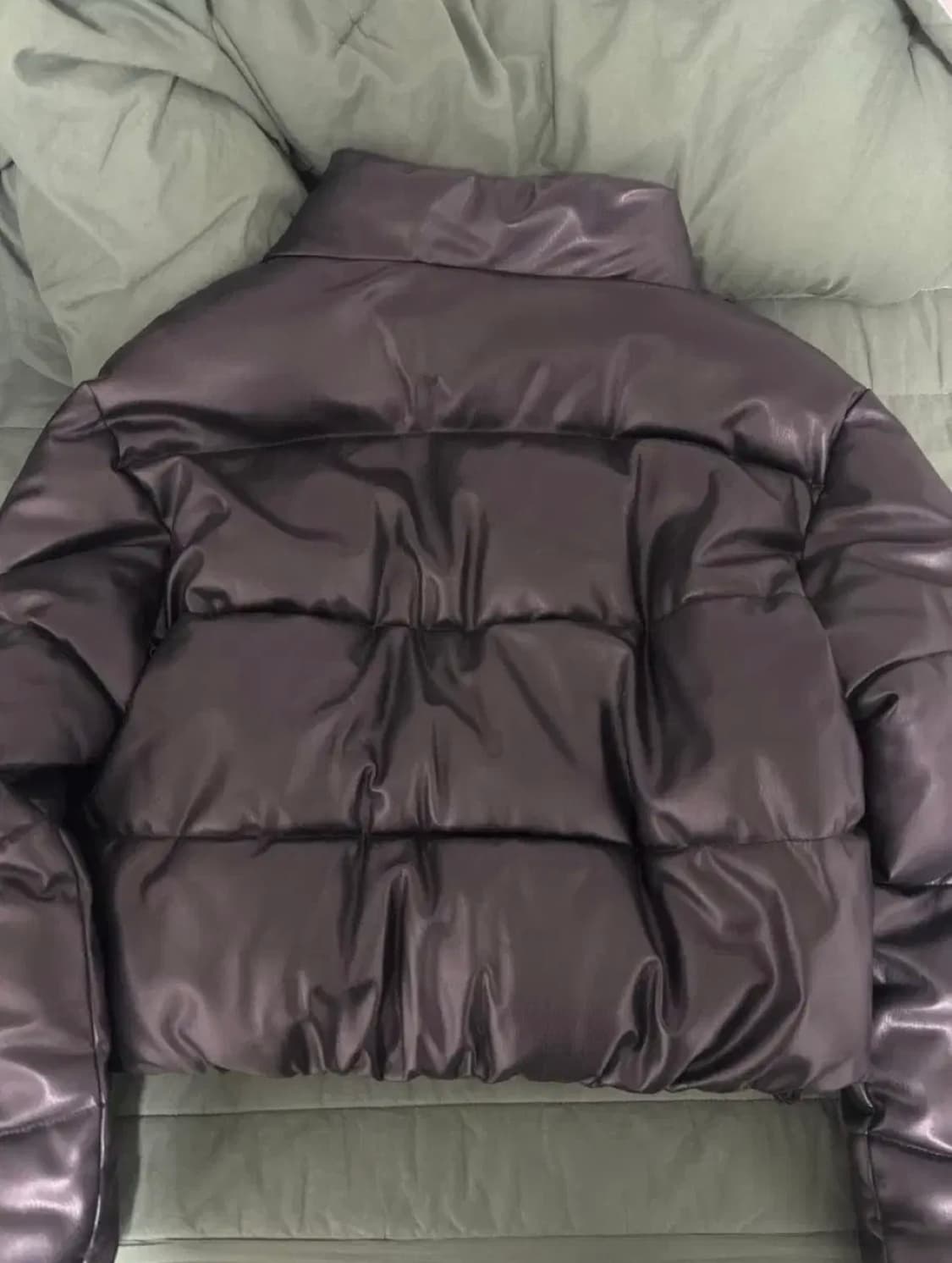 자라 레더 크롭 가죽 패딩 l사이즈 남서연 착용 상품이미지2