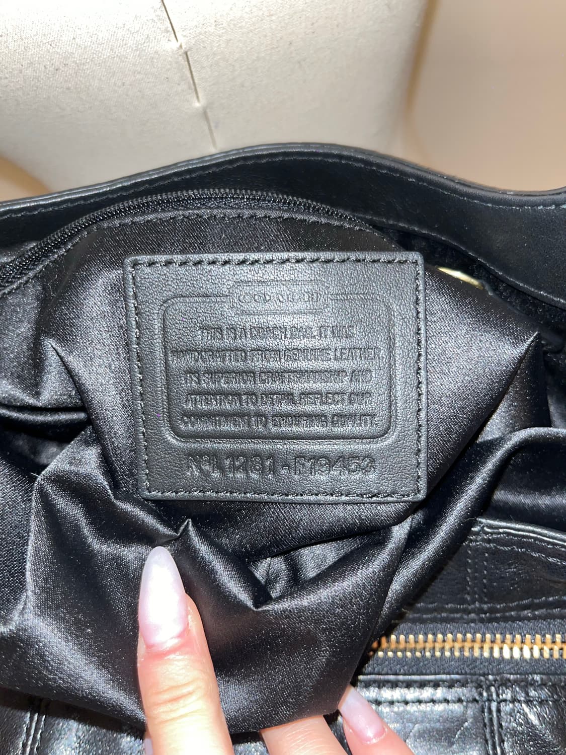 Coach allblack spangle shoulder bag 상품이미지8