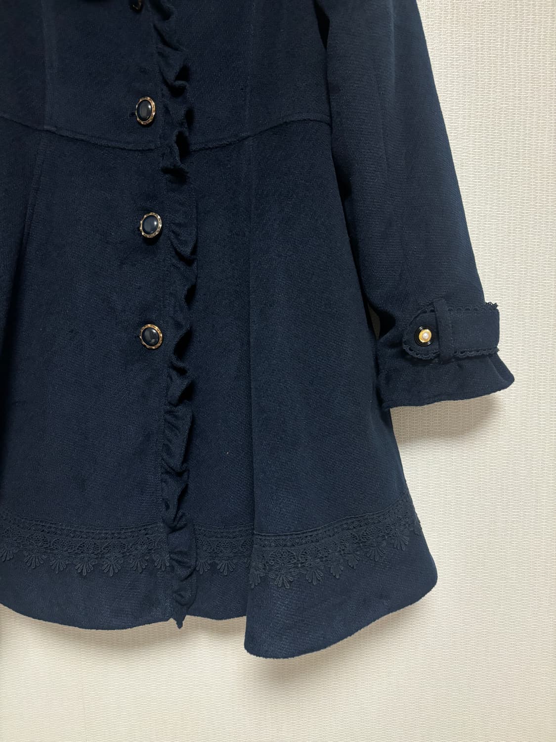 엑시즈팜 대장 프릴 코트 상품이미지4