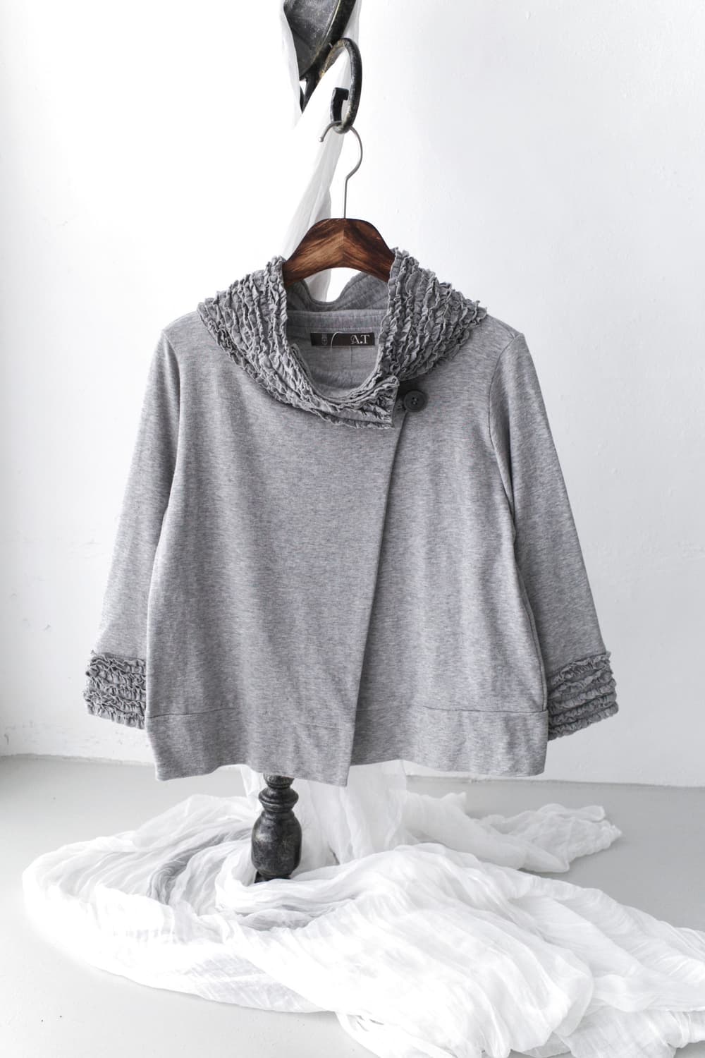 frill wrap cardigun 상품이미지1