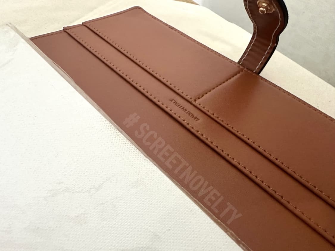  셀린느 트리옹페 다이어리 상품이미지4