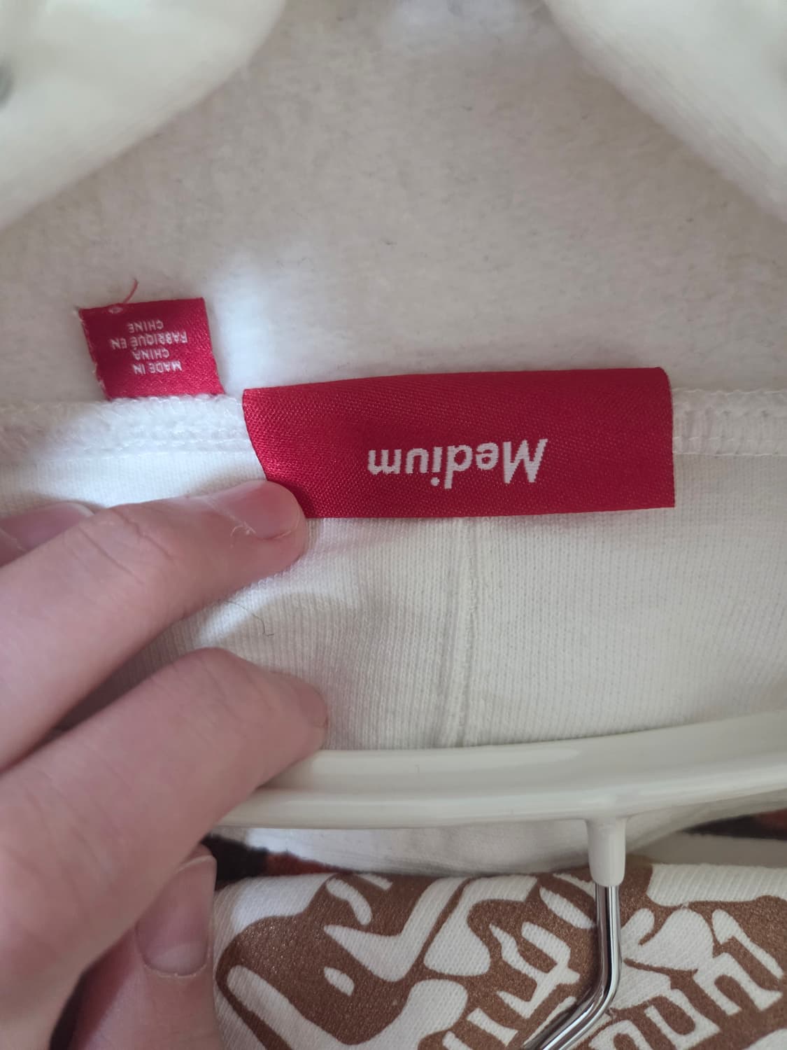 슈프림 25fw 윙스 후드집업 화이트 상품이미지4