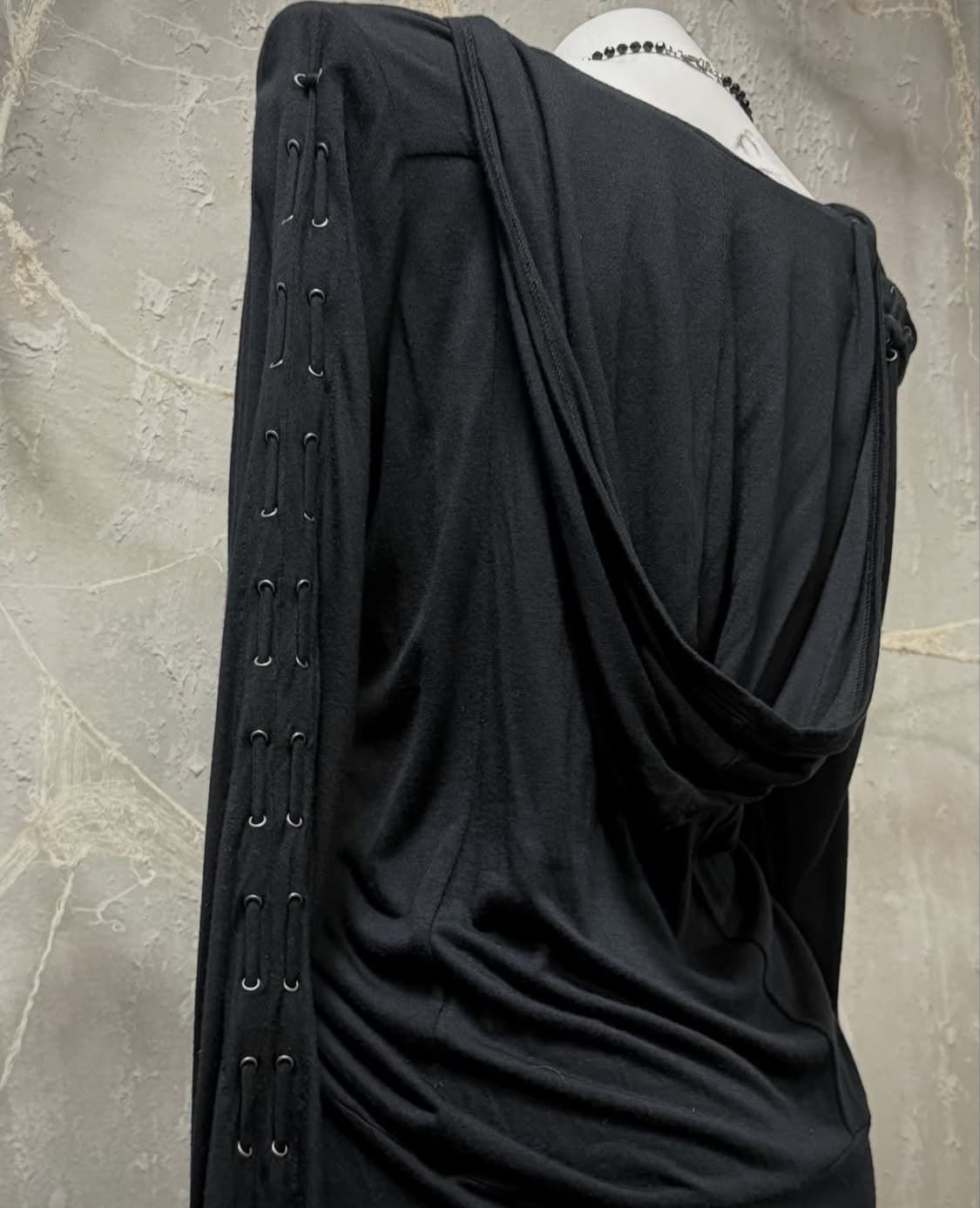 셀비지 셔링드레이프 로프디테일 롱슬리브 상품이미지5