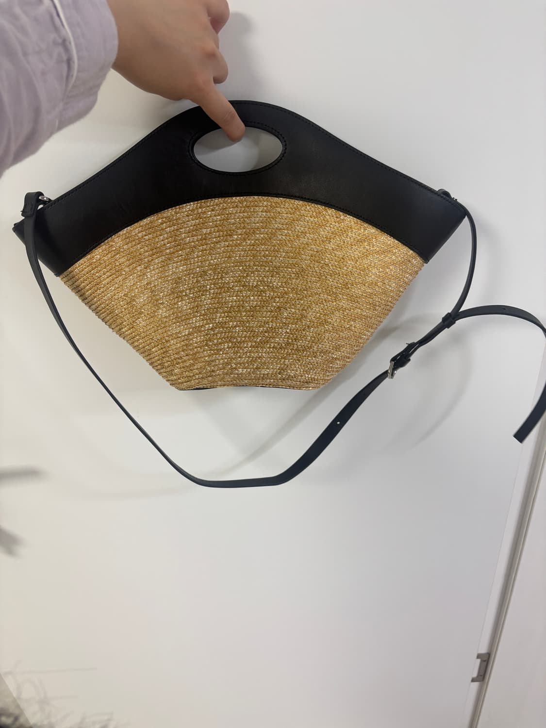 Cos 라탄 숄더백 상품이미지4