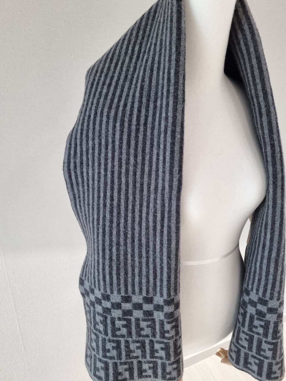 정품 펜디 머플러 상품이미지2