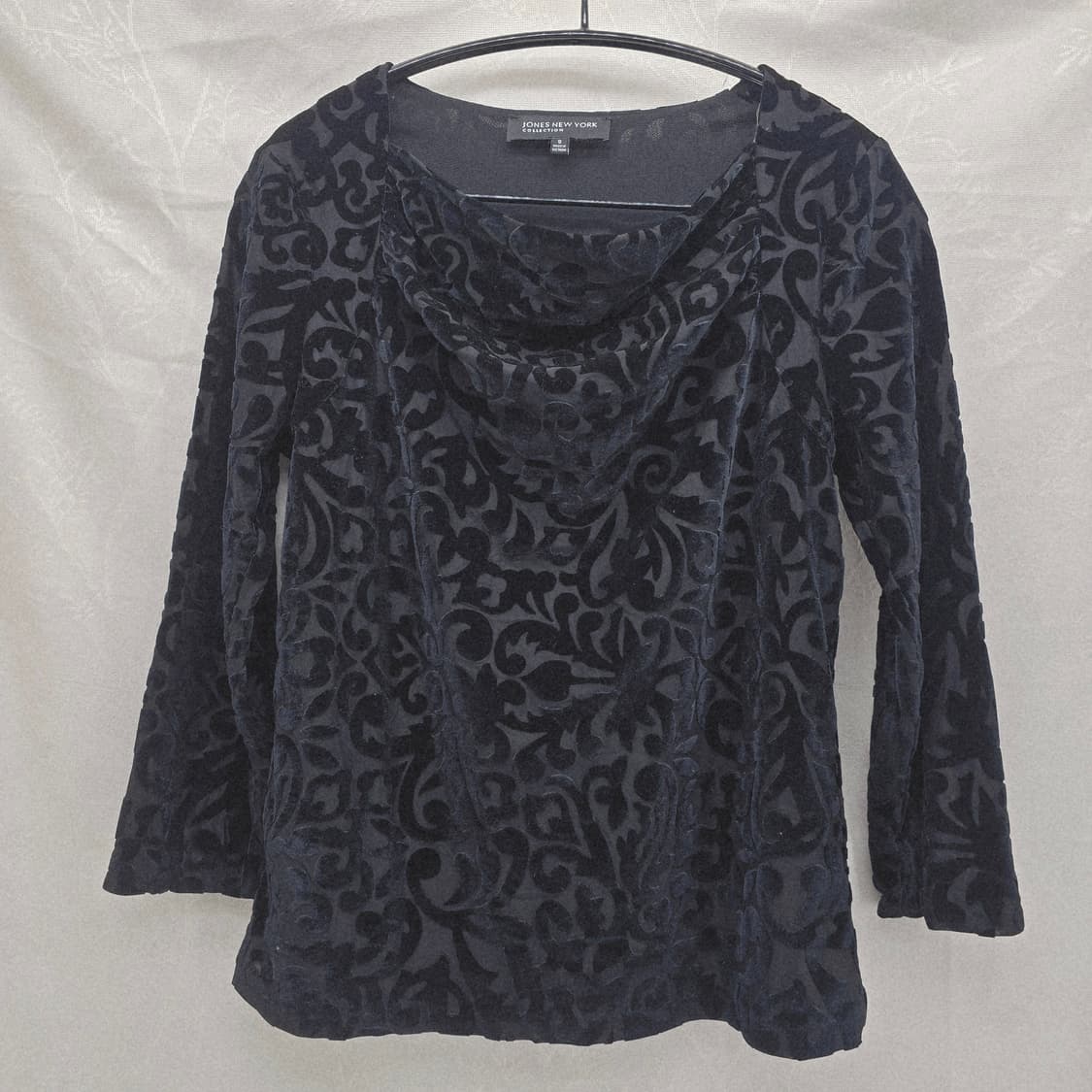 Jones New York 블랙 벨벳 플라워 블라우스 상품이미지1
