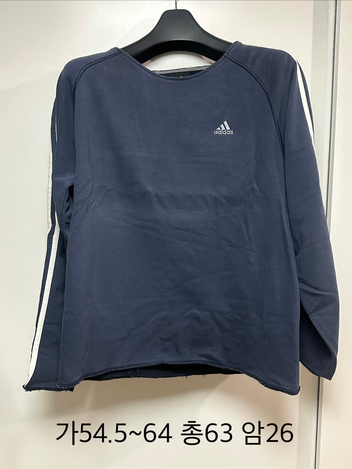 아디다스 네이비 삼선 맨투맨 상품이미지1