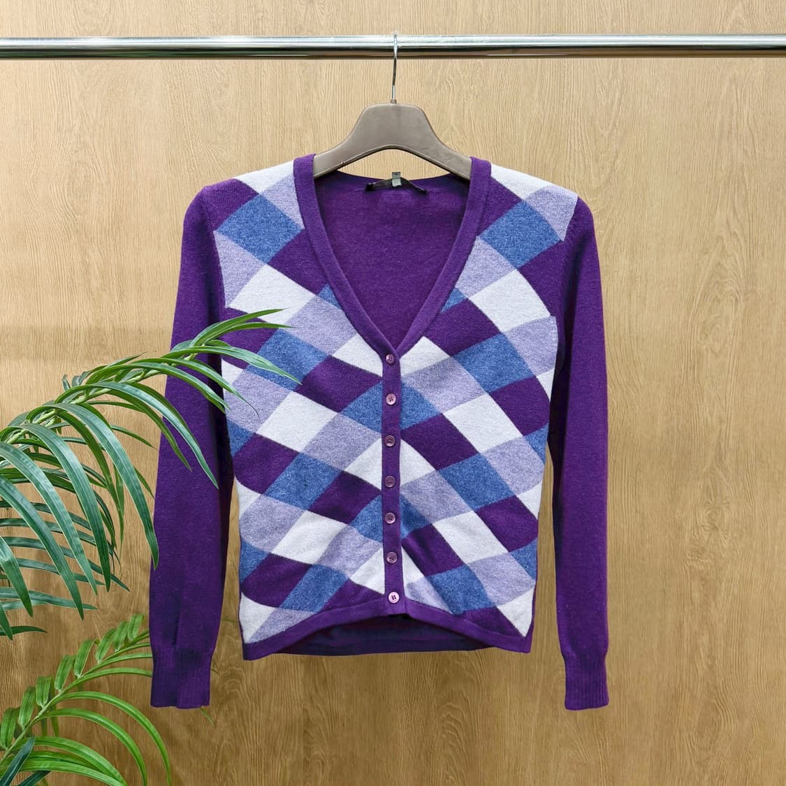 막스마라 위켄드 브이넥 니트 가디건 아가일 패턴 배색 디테일 퍼플 상품이미지1