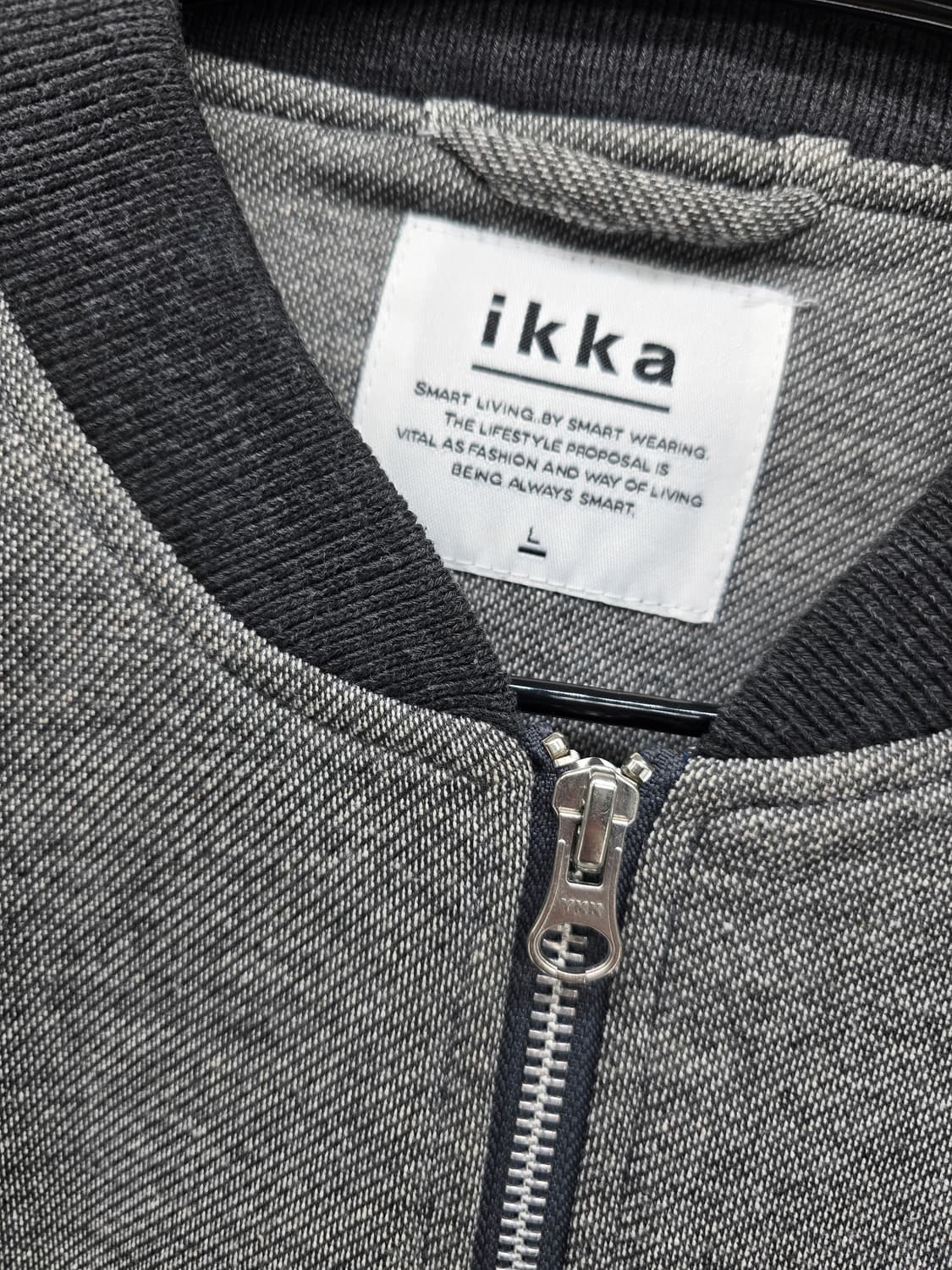 ikka 넥 라인 배색 봄버 자켓 상품이미지2