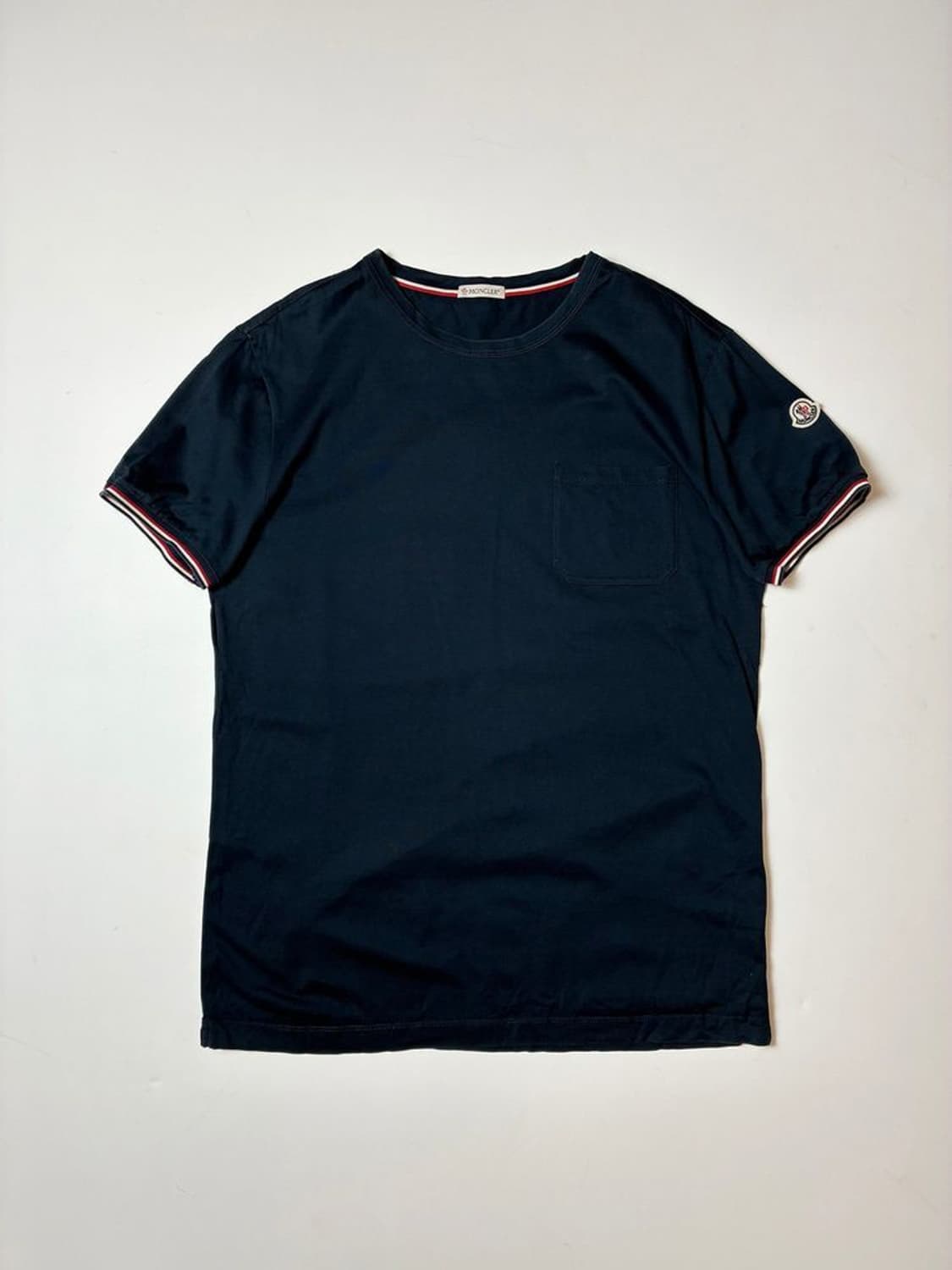 몽클레어 로고 와펜 삼선 반팔 티셔츠 PN9056 상품이미지1