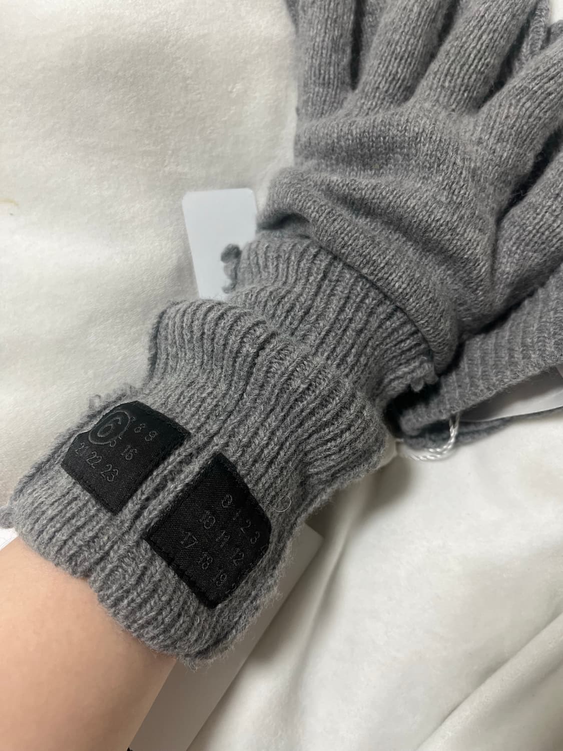 MM6장갑 그레이 m사이즈 상품이미지2