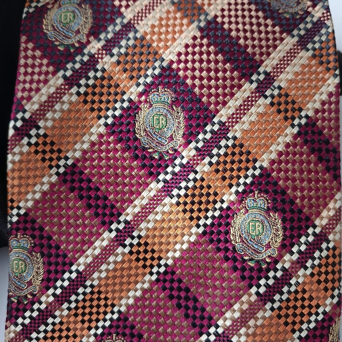 아쿠아스큐텀 실크 체크 크레스트 넥타이 9.5cm A+등급 A19290
 상품이미지8