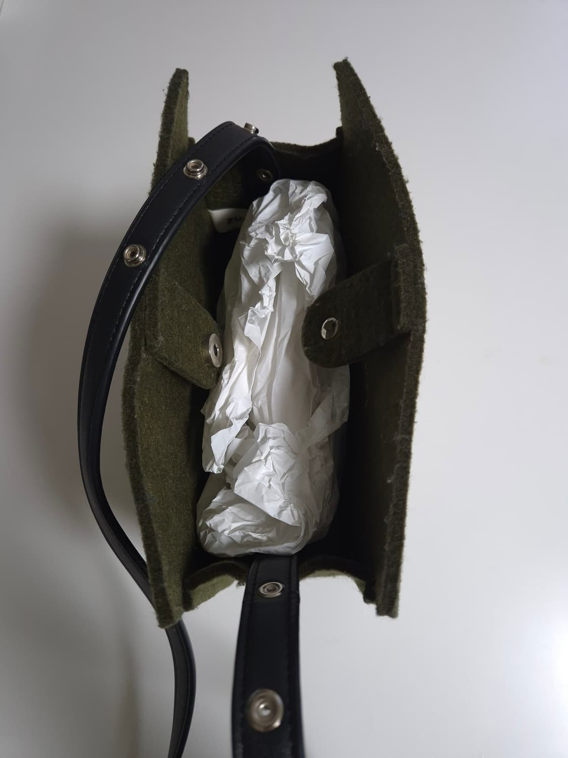 zucca 크로스 백입니다. 상품이미지3