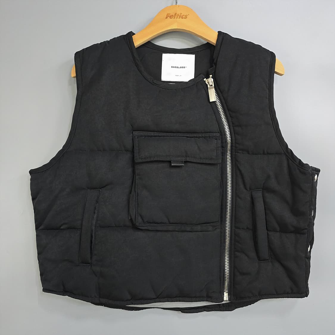 새제품) 배드블러드 패딩 베스트 크롭 블랙 L 상품이미지1