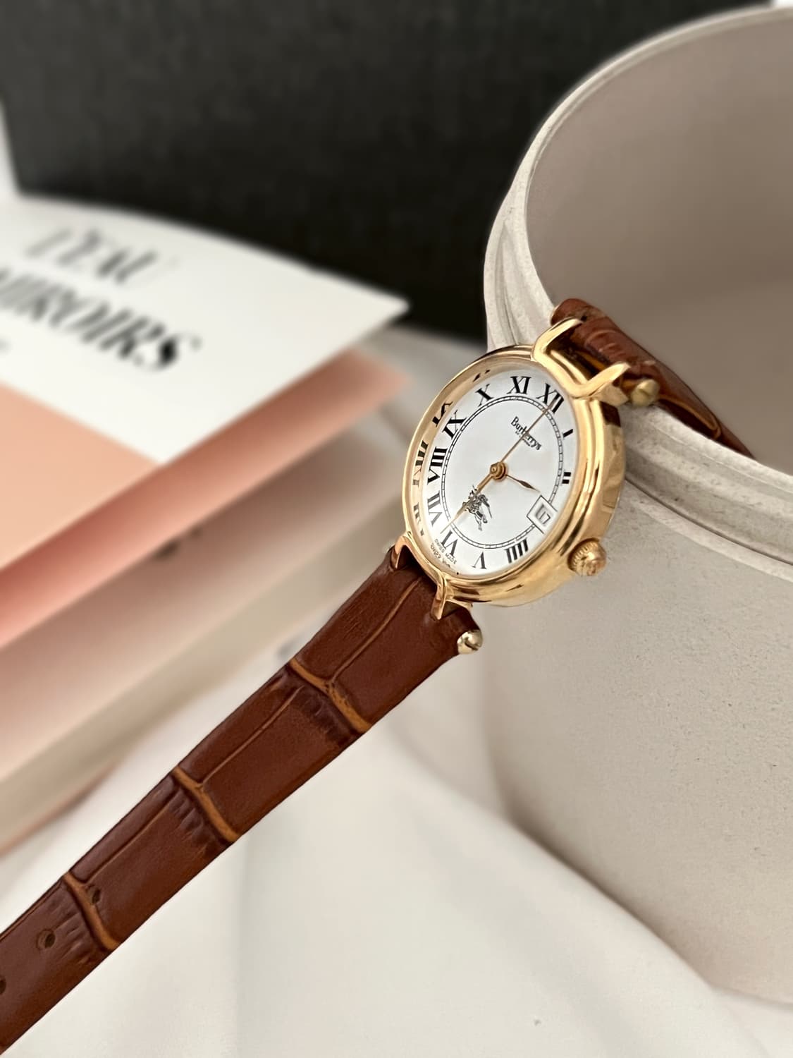 버버리 골드 라운드 여성시계 상품이미지5