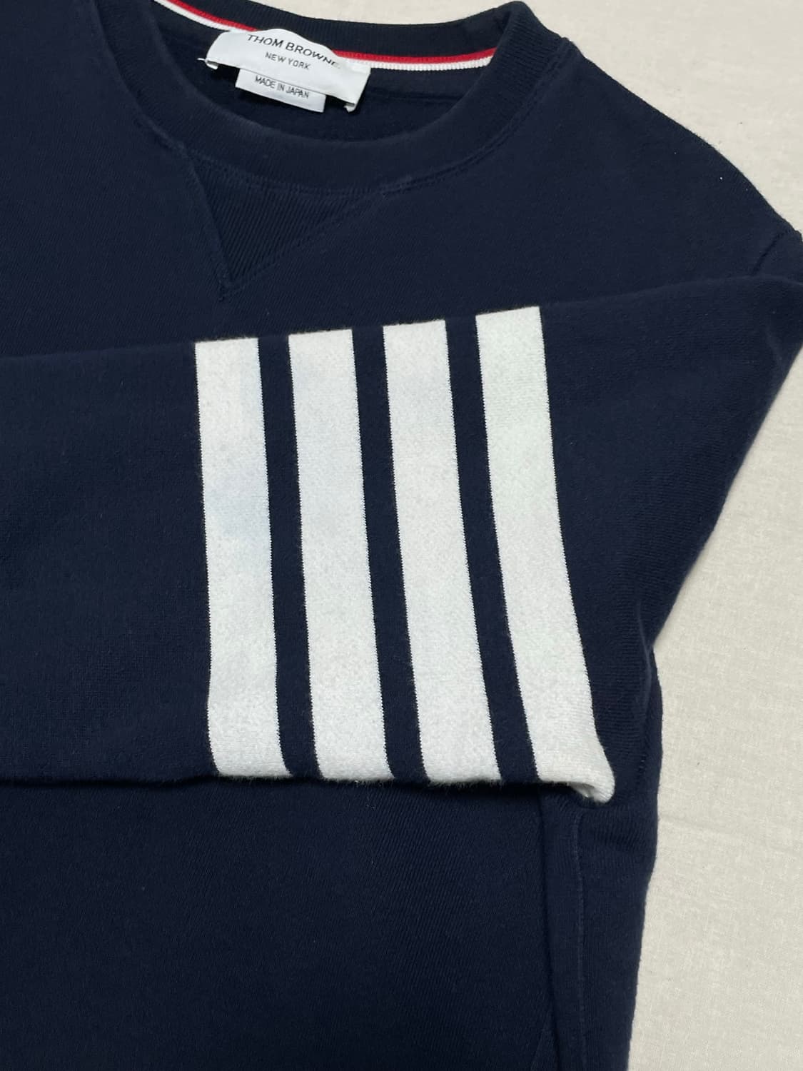 톰브라운 사선완장 맨투맨 [2] 상품이미지3