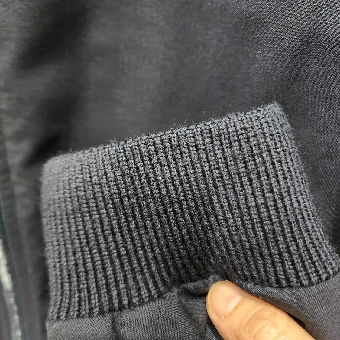 톰브라운 플레인 위브 울 블루종 자켓 4사이즈 백화점판 상품이미지5