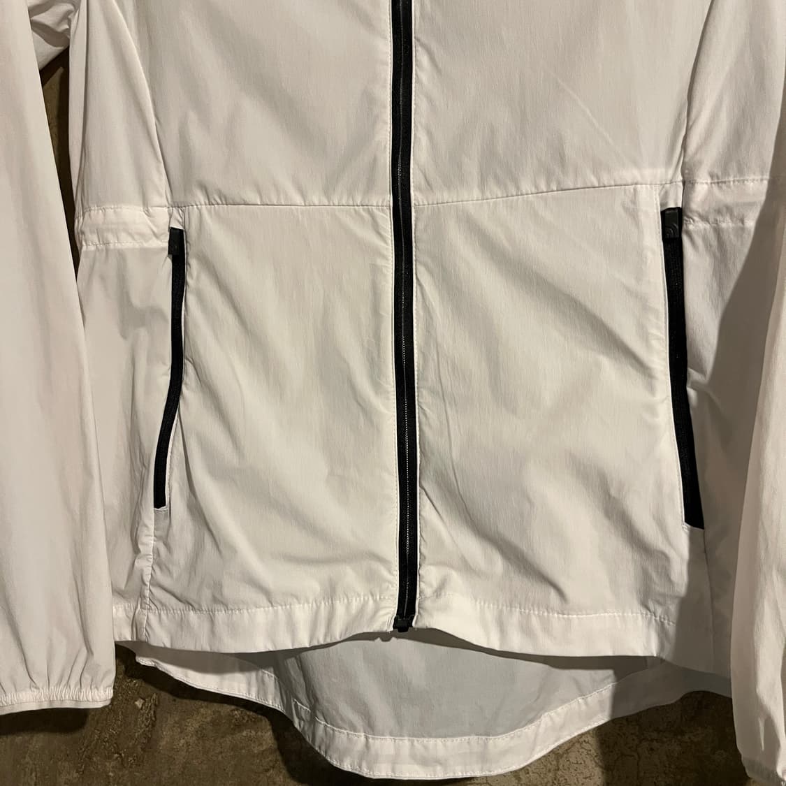 노스페이스 바람막이 자켓 상품이미지3