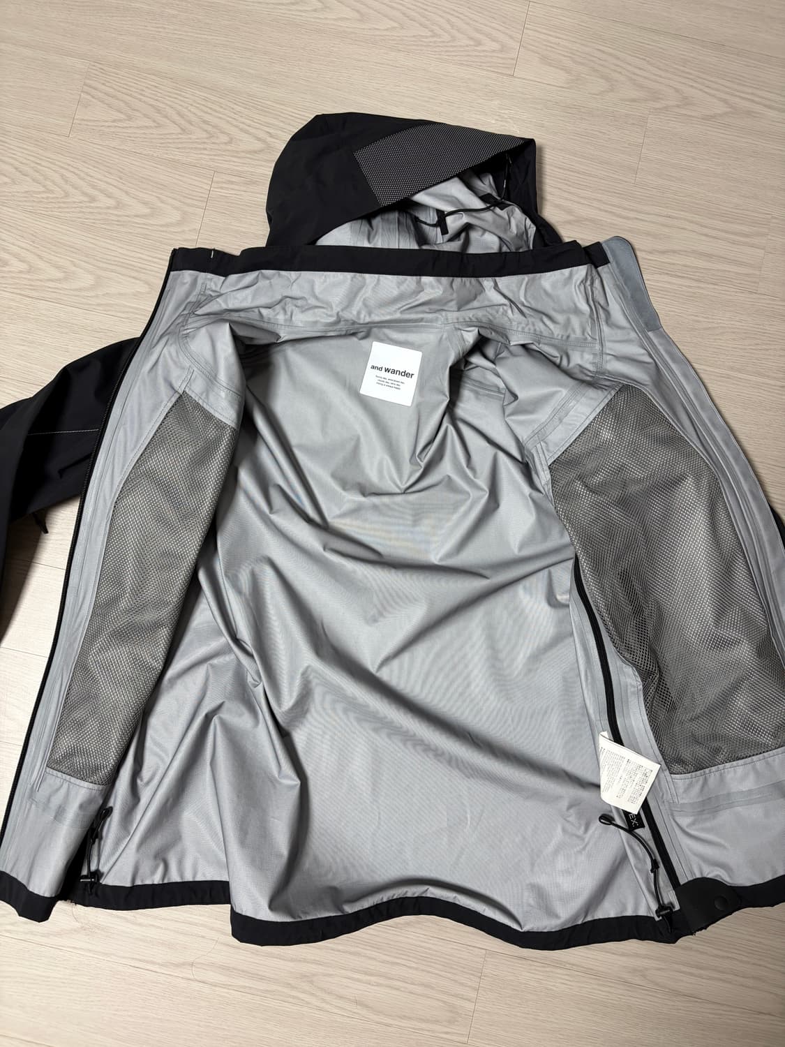 and wander 앤드원더 퍼텍스쉴드 레인자켓 블랙 L사이즈 상품이미지6