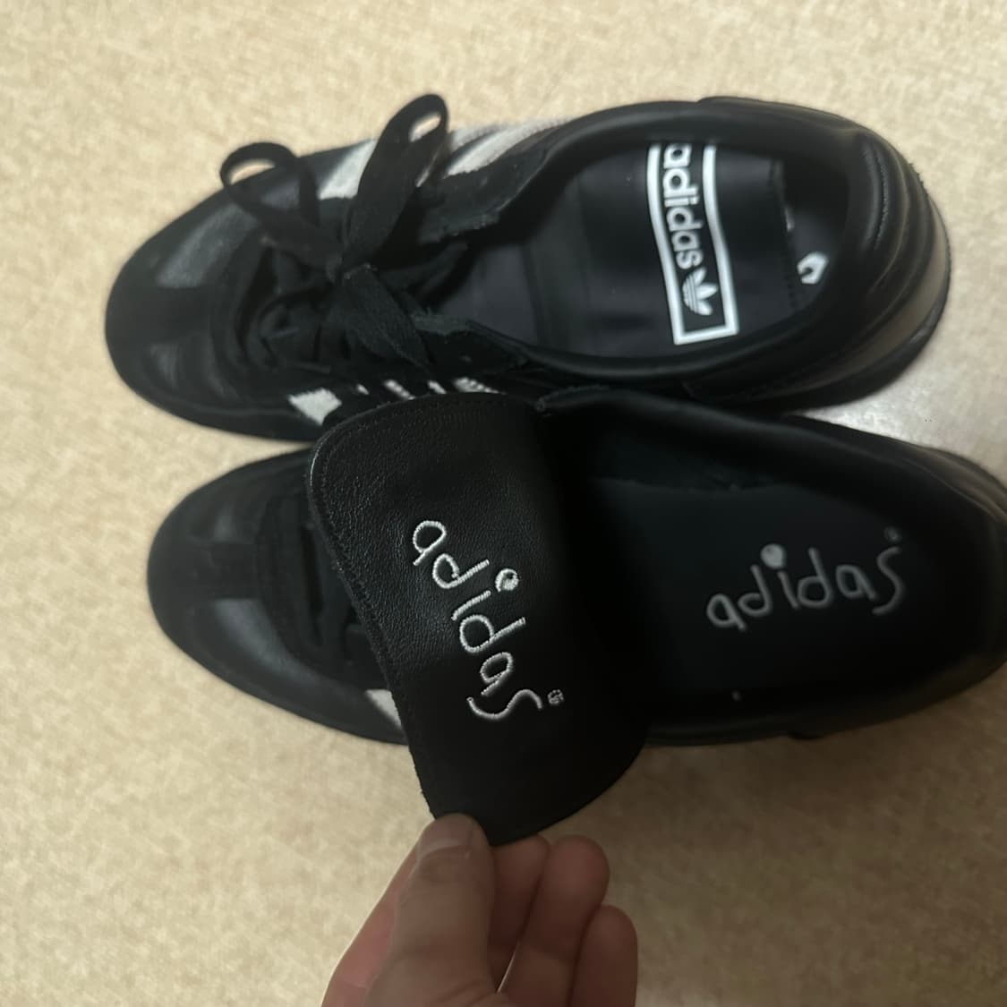 아디다스 스페지알 핸드볼 코어 블랙 클라우드 화이트 상품이미지2