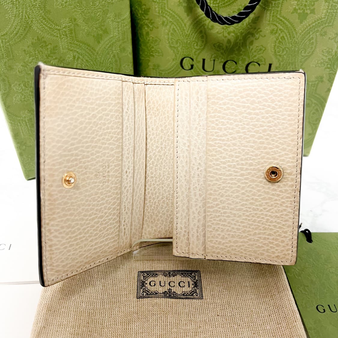 구찌 마몬트 수프림 카드지갑 화이트 상품이미지4