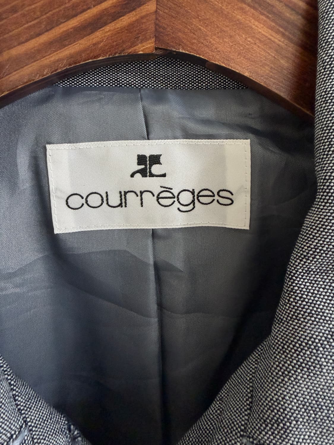 꾸레쥬 스티치 로고 버튼 자켓 상품이미지5