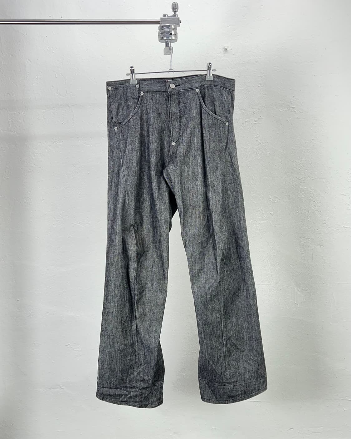 리바이스 엔지니어드 트위스티드 신치백 데님 팬츠 상품이미지1