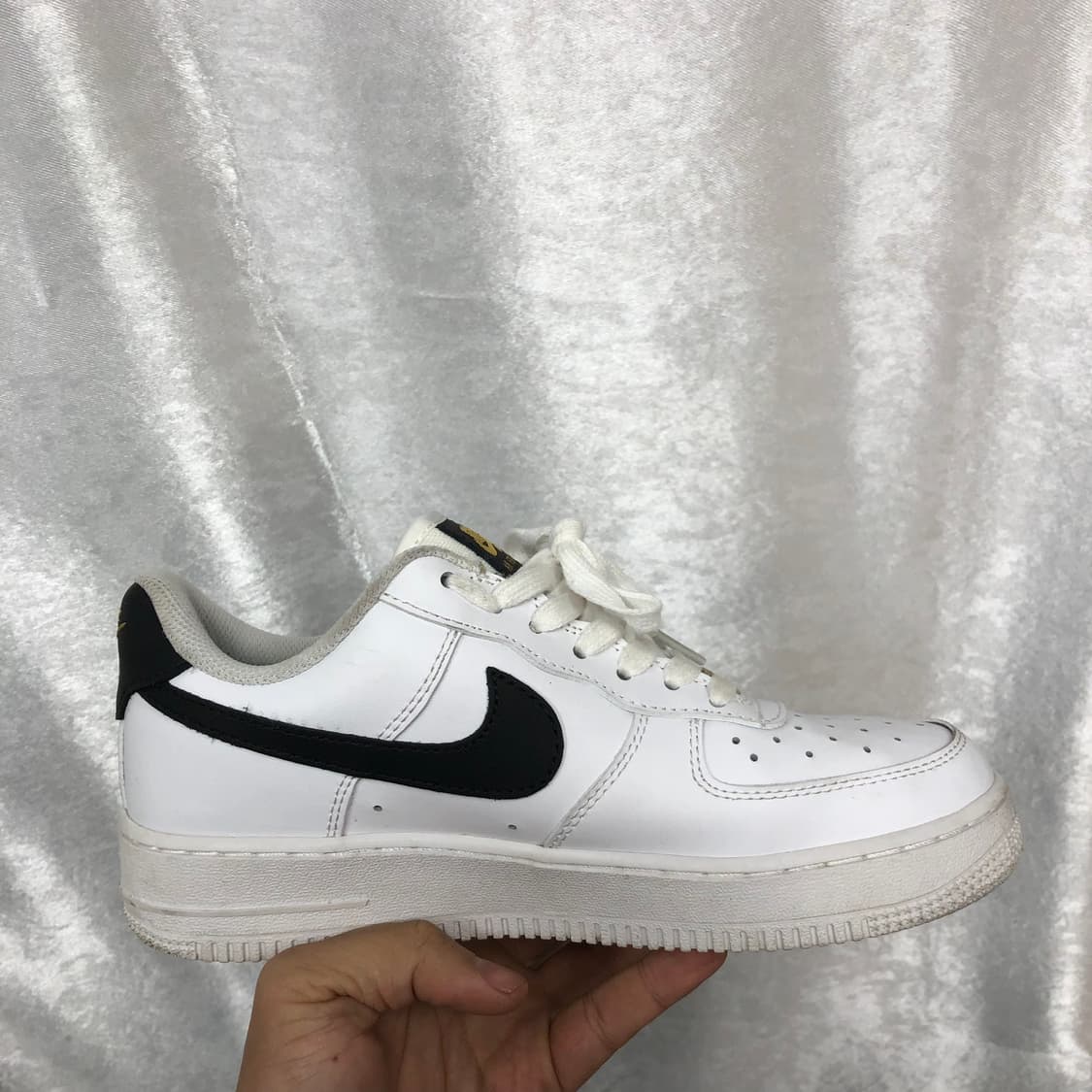 나이키 에어포스 1 07 에센셜 스니커즈 사이즈245  상품이미지4