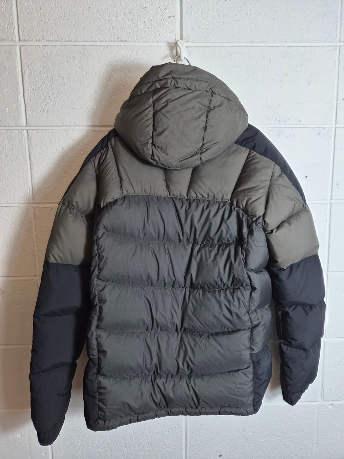 100) 몽벨 구스다운 패딩 팝니다 상품이미지2