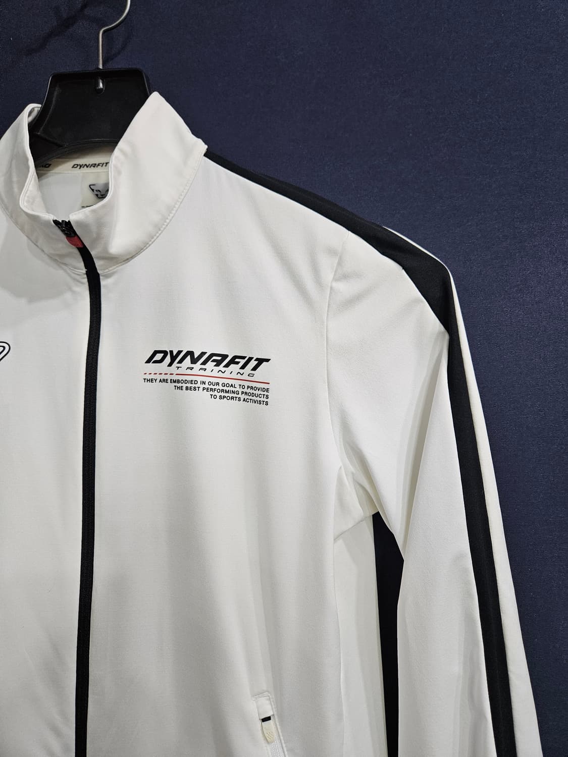 다이나핏 화이트 남성 슬림핏 95 기능성 집업자켓  상품이미지4