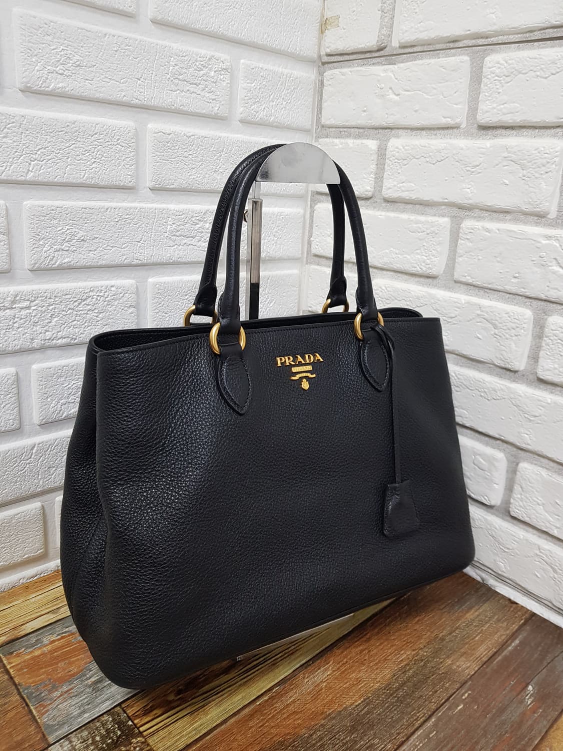 [정품] 프라다 비텔로 피닉스 금장 블랙 토트백 상품이미지1