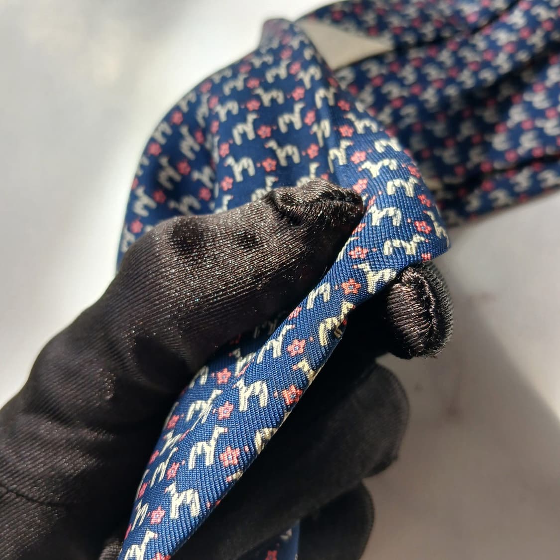 살바토레 페라가모 네이비 얼룩말 패턴 넥타이 8.8cm A등급 E957 상품이미지10