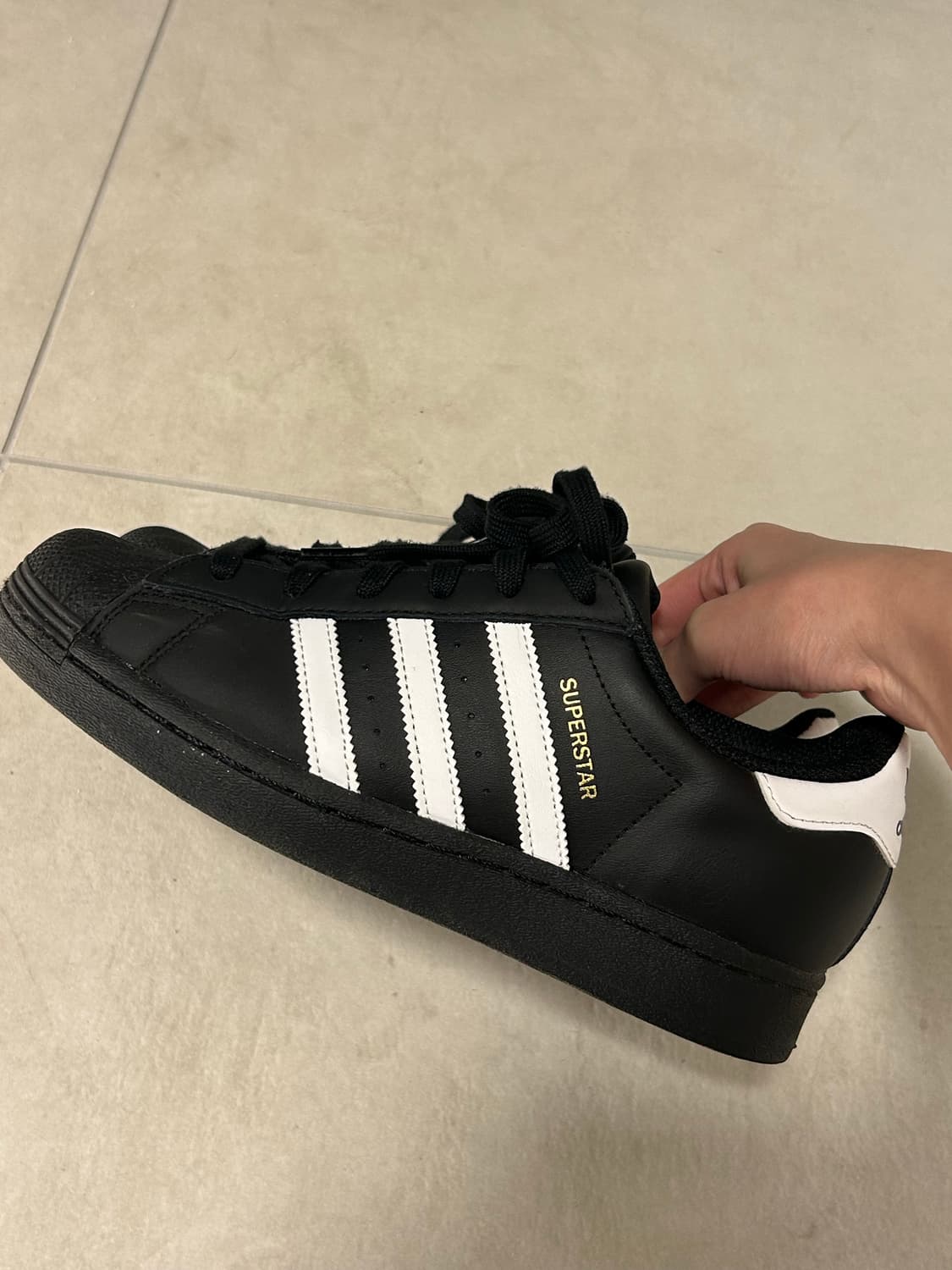 아디다스 슈퍼스타 240 상품이미지1