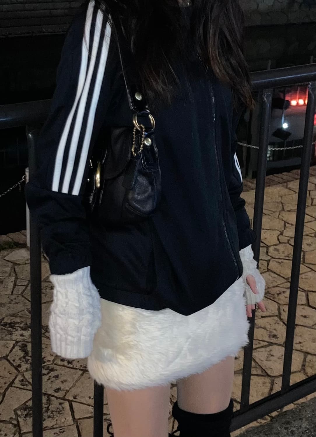 코치 금장 블랙 숄더백 상품이미지3