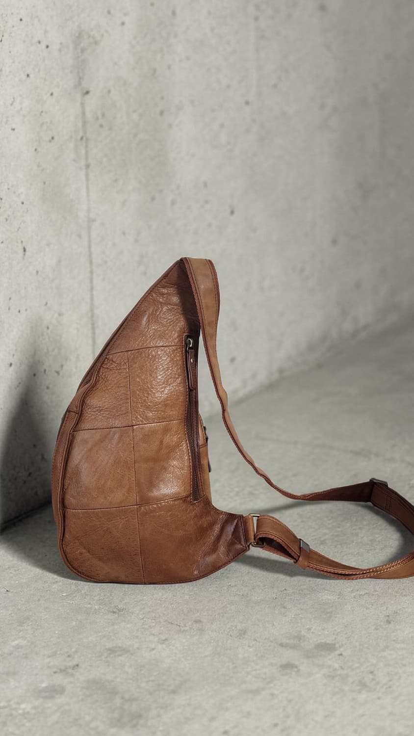 Tough Worker 가죽 슬링백 브라운 상품이미지2