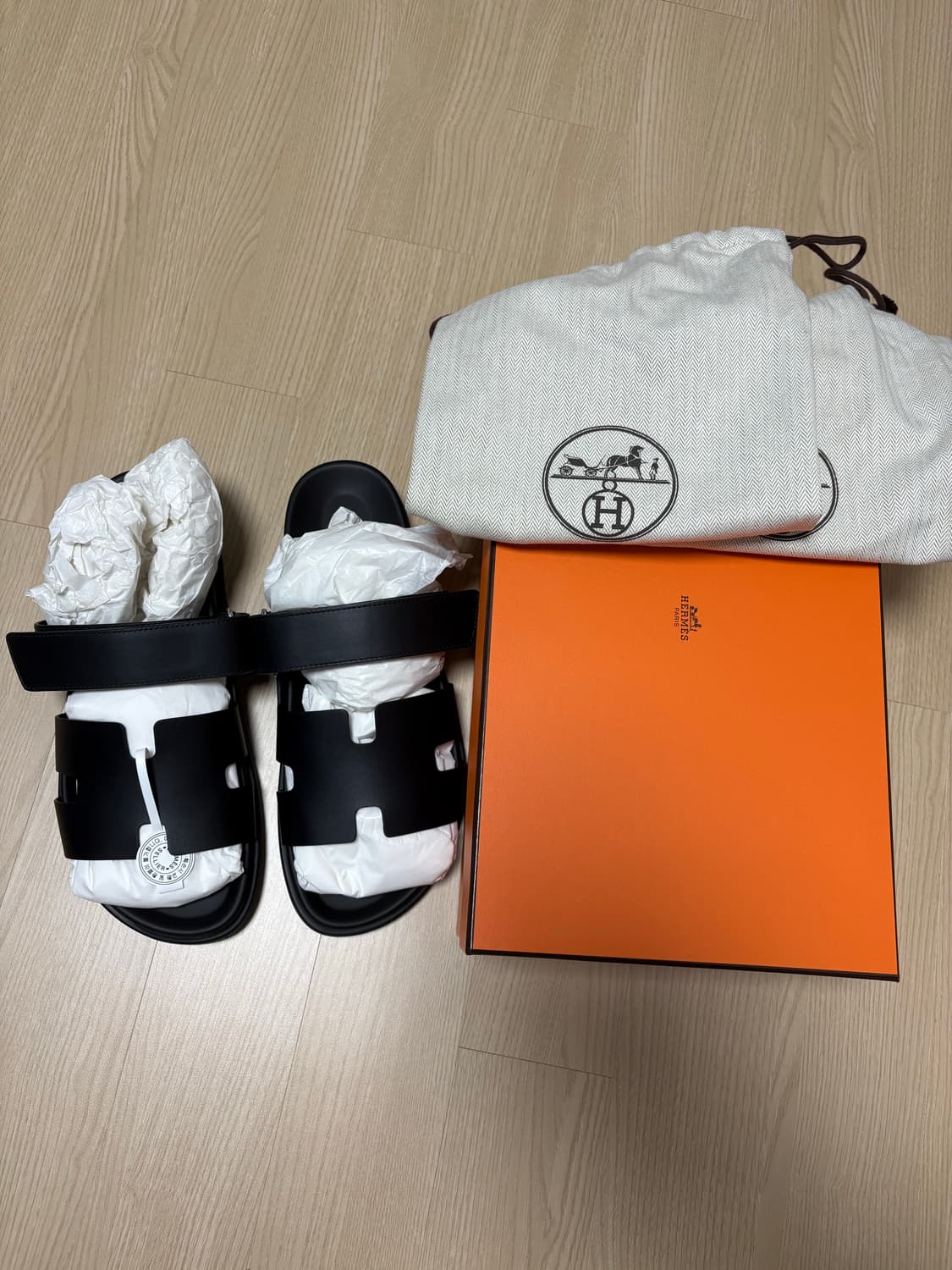 에르메스 시프레 샌들 누아 44사이즈 새제품 팝니다 상품이미지2