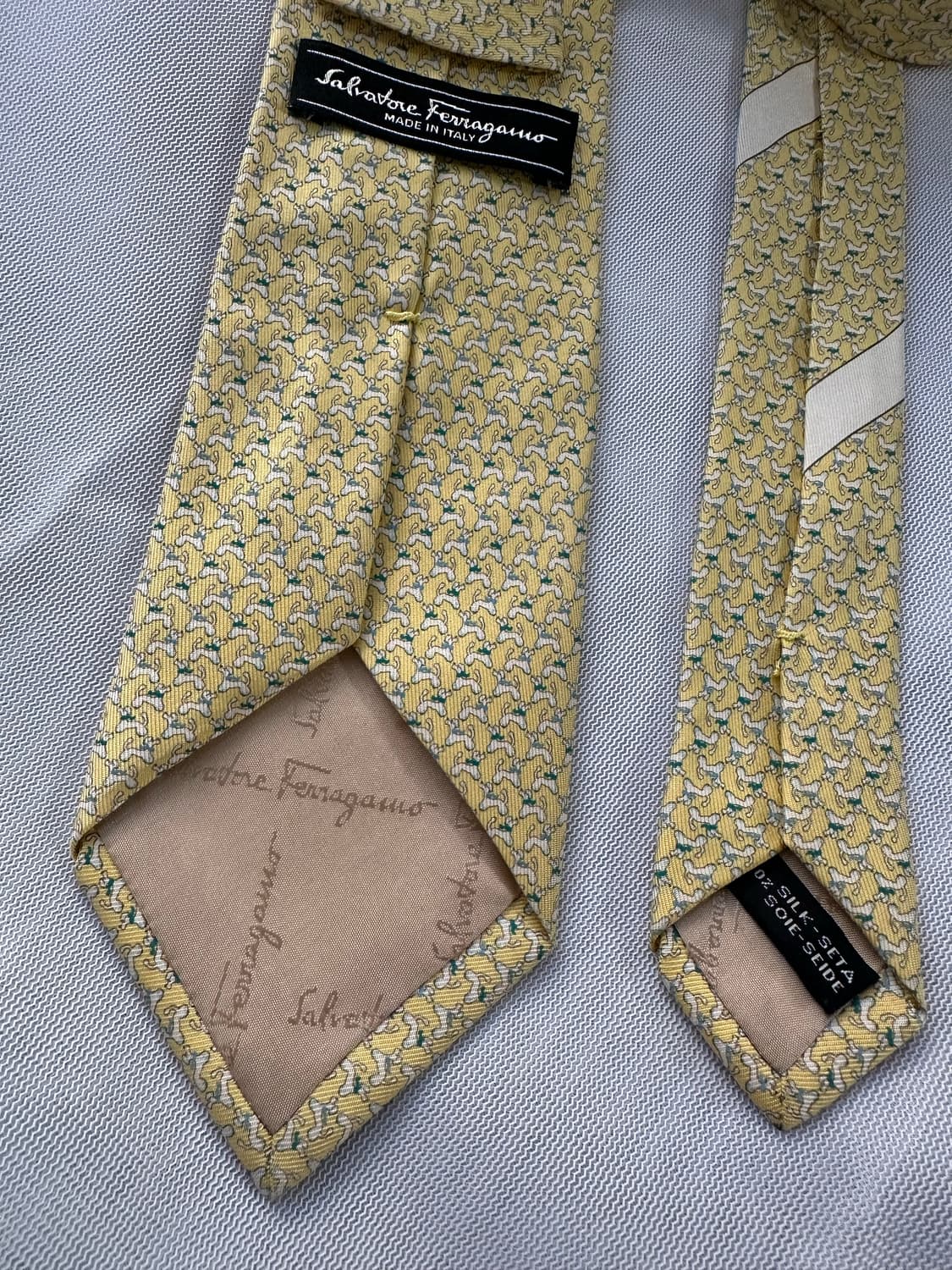 페라가모 옐로우 패턴 실크 넥타이 상품이미지4