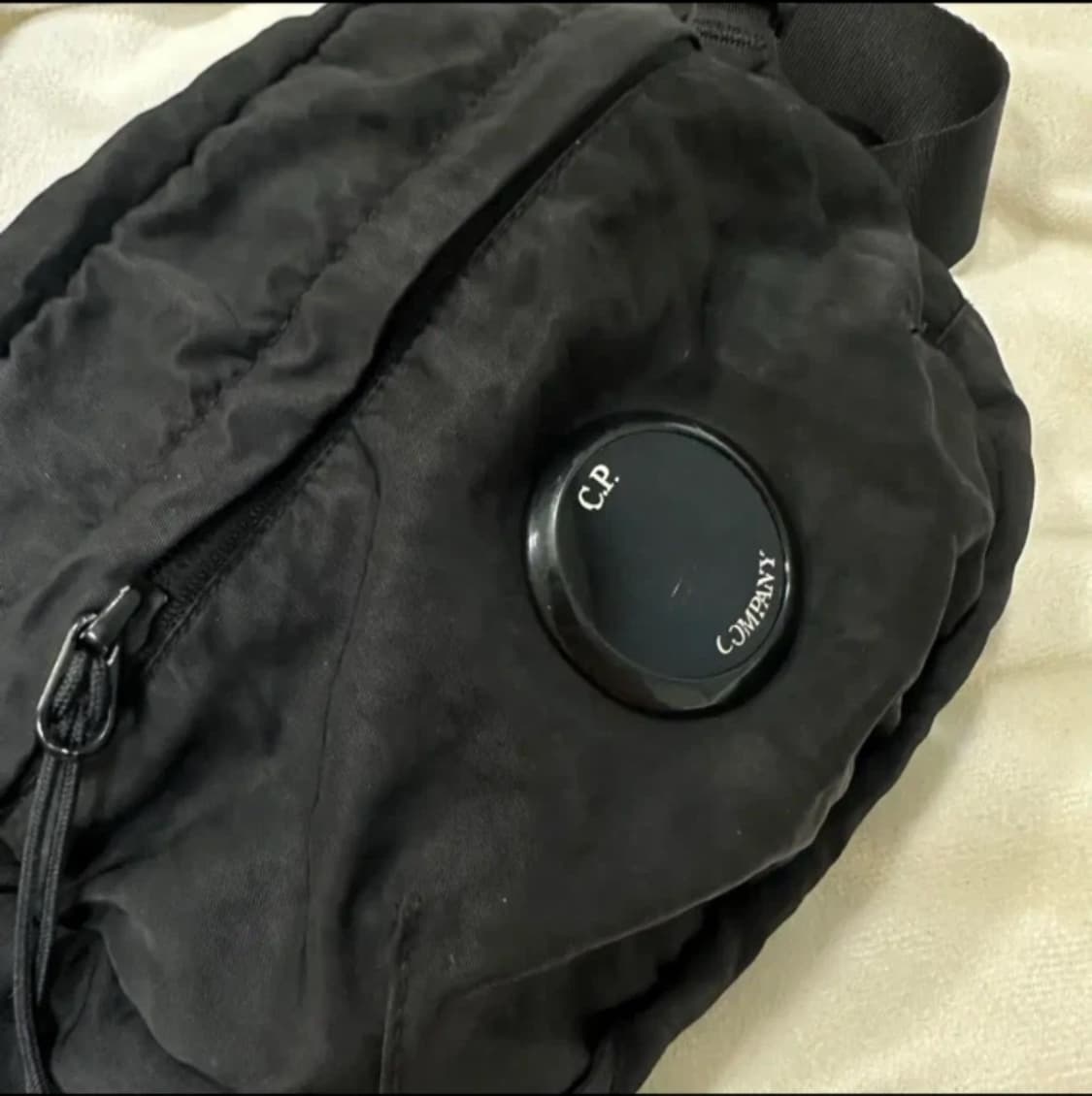 cp컴퍼니 가방 힙색 크로스백 블랙 상품이미지4