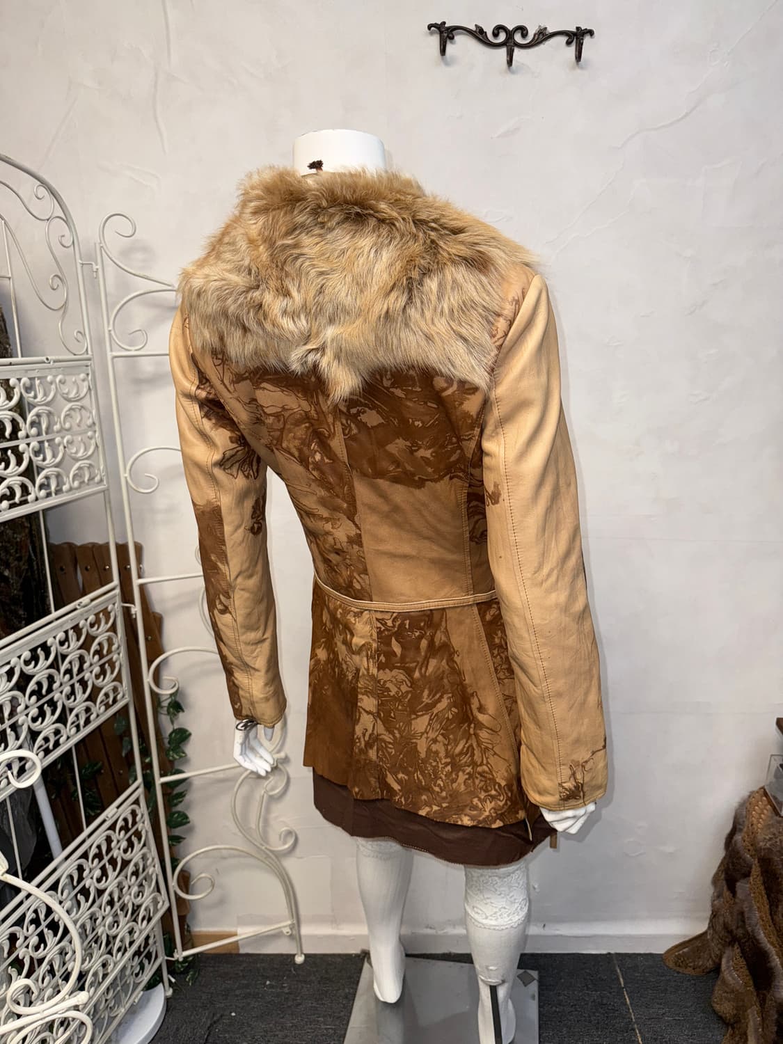 Beige brown tie dye lamb skin fur coat  상품이미지5