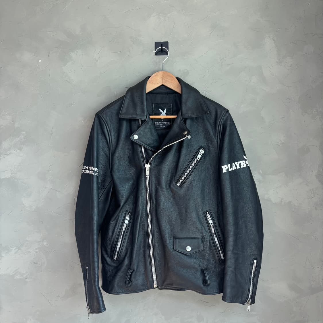 아임낫어휴먼비잉 플레이보이 콜라보 레더자켓 상품이미지2