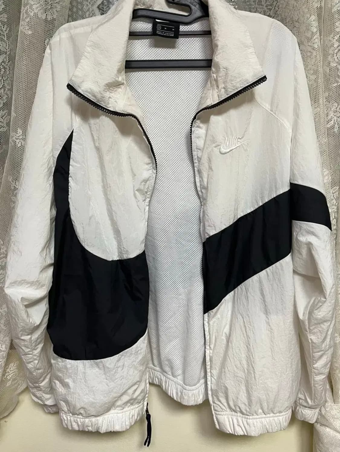 나이키 스우시 바람막이 상품이미지1