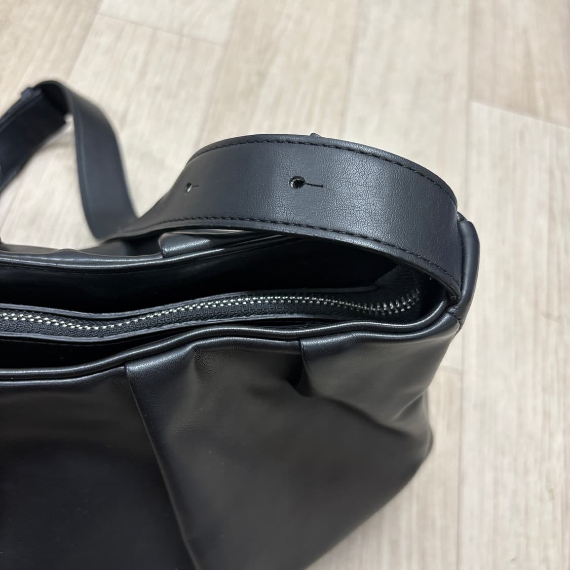 무르 보네백 블랙 숄더백 상품이미지8