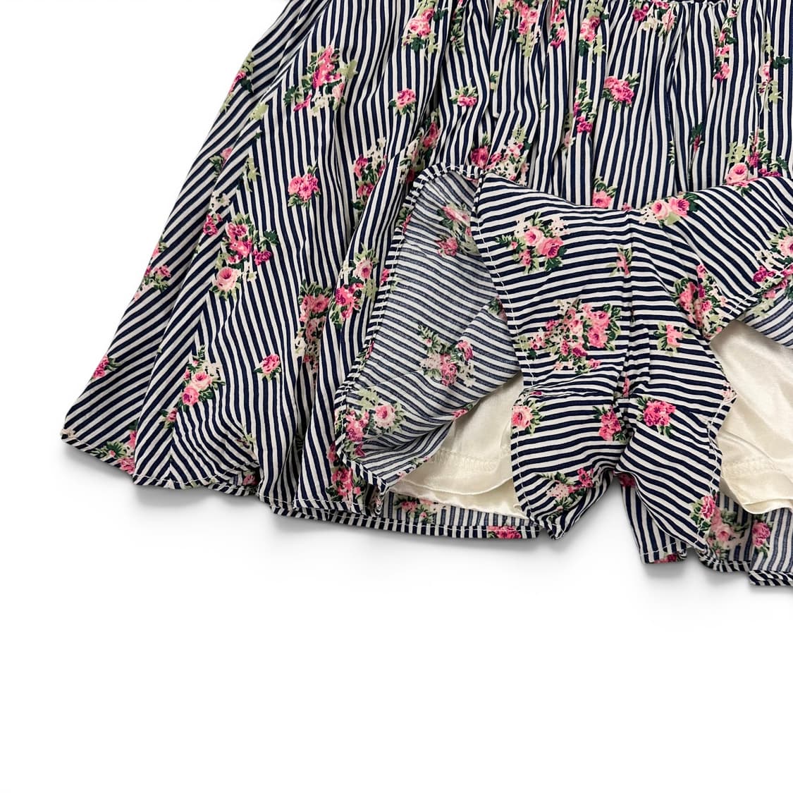 Silky Flower Loose Fit Short Pants 상품이미지4