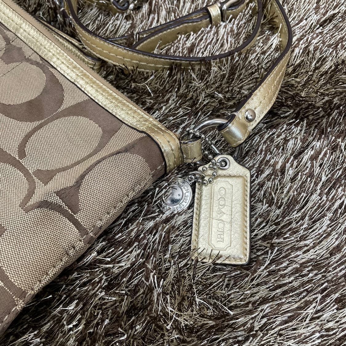코치 Coach 시그니처 골드 숄더백 크로스백 상품이미지2