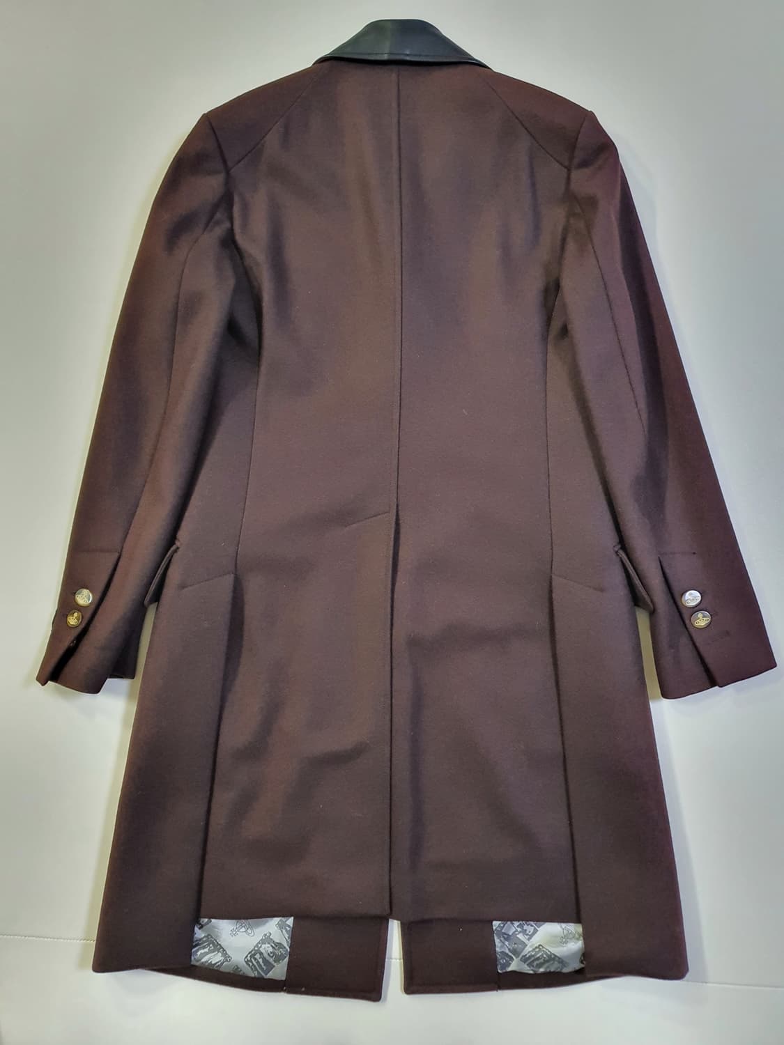 비비안웨스트우드 브라운컬러 코트 상품이미지3