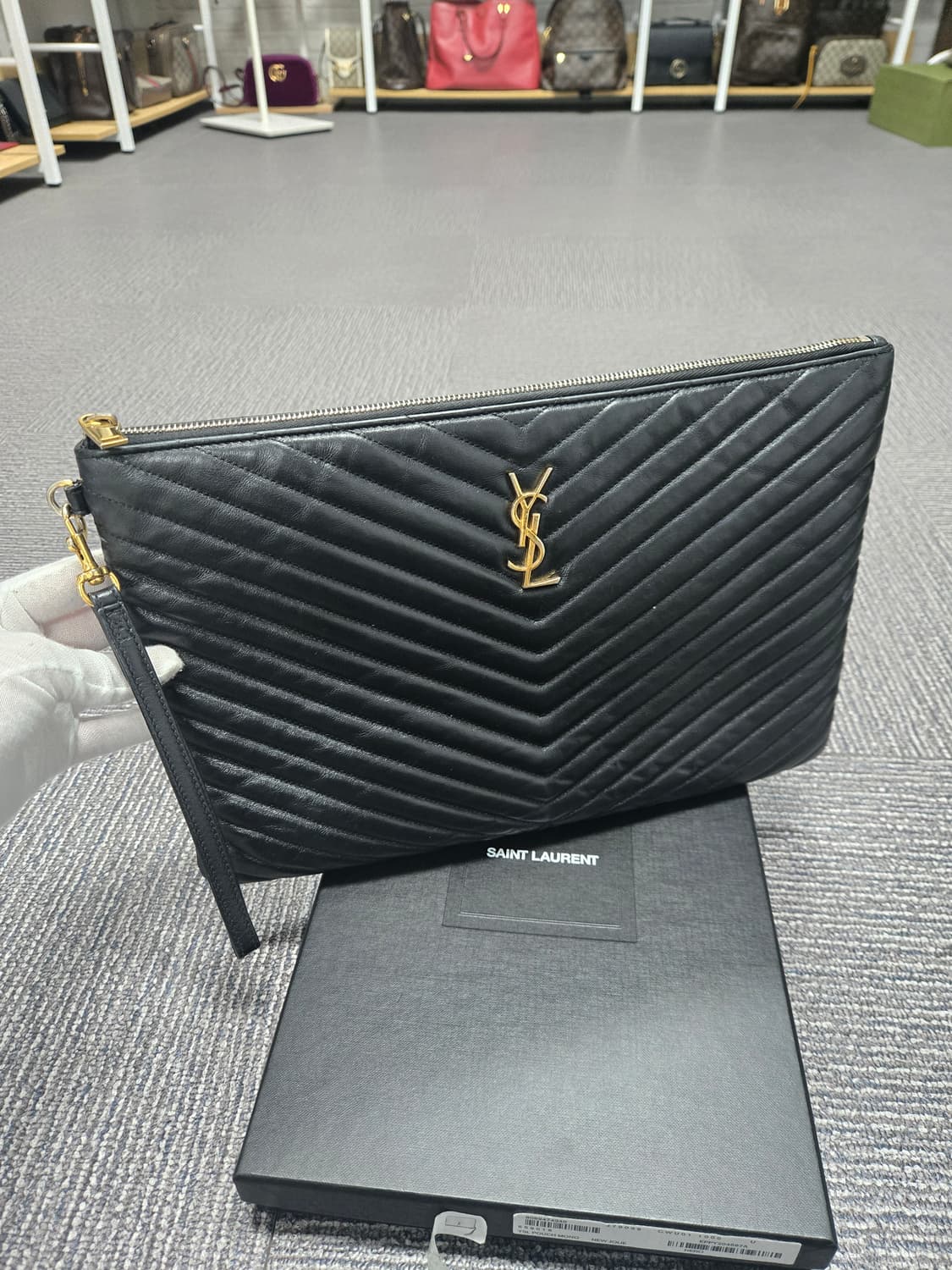 [특가][정품] 입생로랑 마틀라세 클러치백 라지 상품이미지1