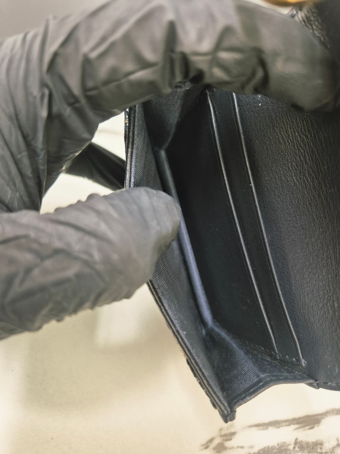 디올 오블리크 새들 지갑 상품이미지8