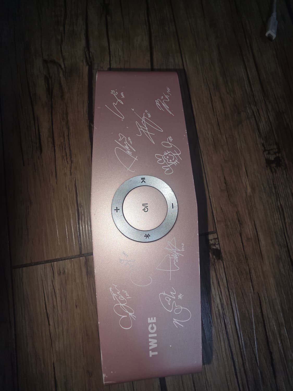 LG트와이스 핑크 블루투스 스피커 상품이미지1