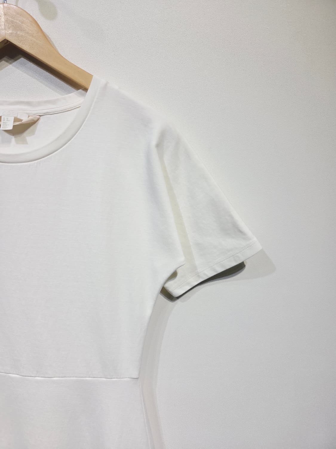 COS 코스 화이트 반팔 플레어 원피스 상품이미지5