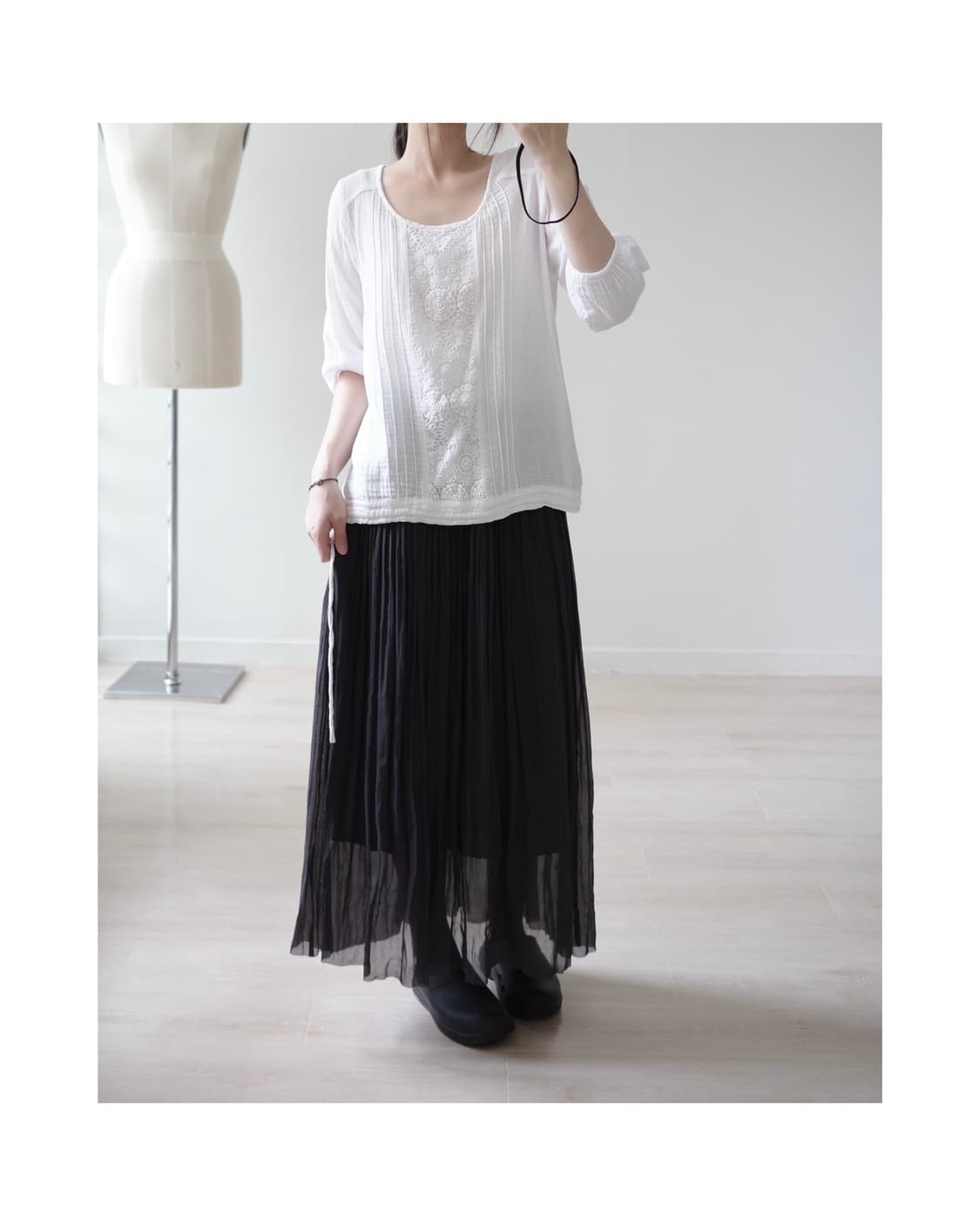 SACRA charcoal pleated long skirt 상품이미지7